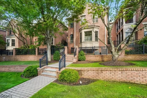 25 Norwood Avenue Unit 2 #2 Unit 2