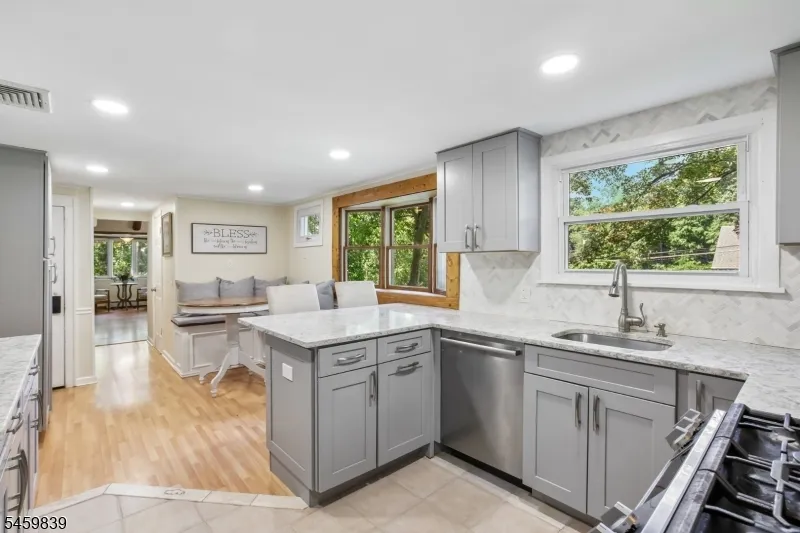 2 Whaleback Waddy Denville, NJ 07834