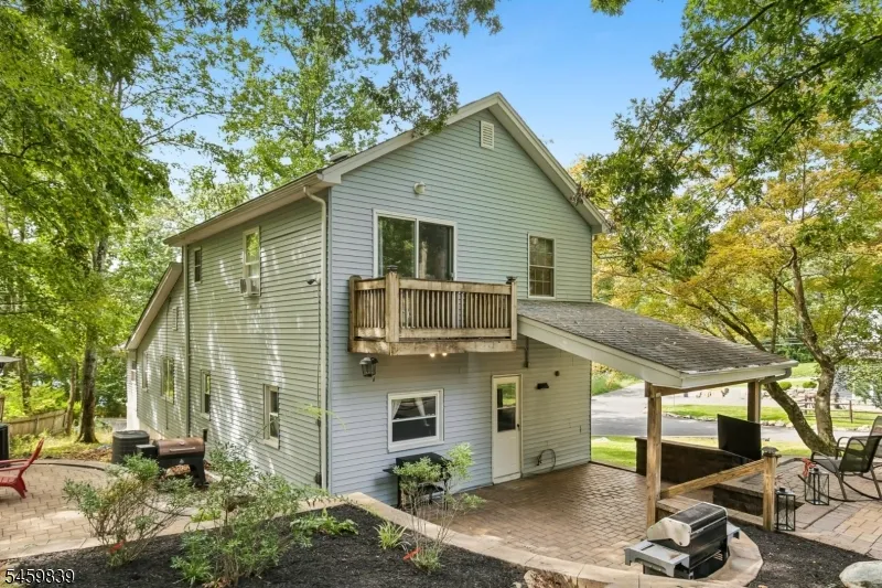 2 Whaleback Waddy Denville, NJ 07834