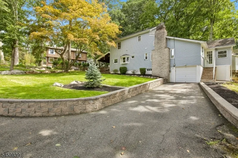 2 Whaleback Waddy Denville, NJ 07834