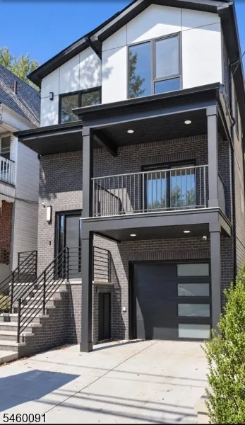 17 Seymour Ave