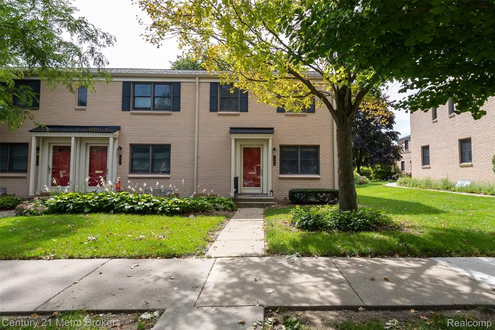 1984 Graefield Road Birmingham City, MI 48009