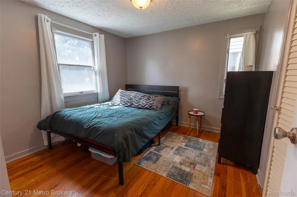 1984 Graefield Road Birmingham City, MI 48009