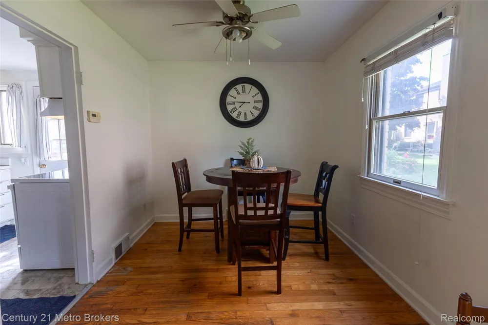 1984 Graefield Road Birmingham City, MI 48009