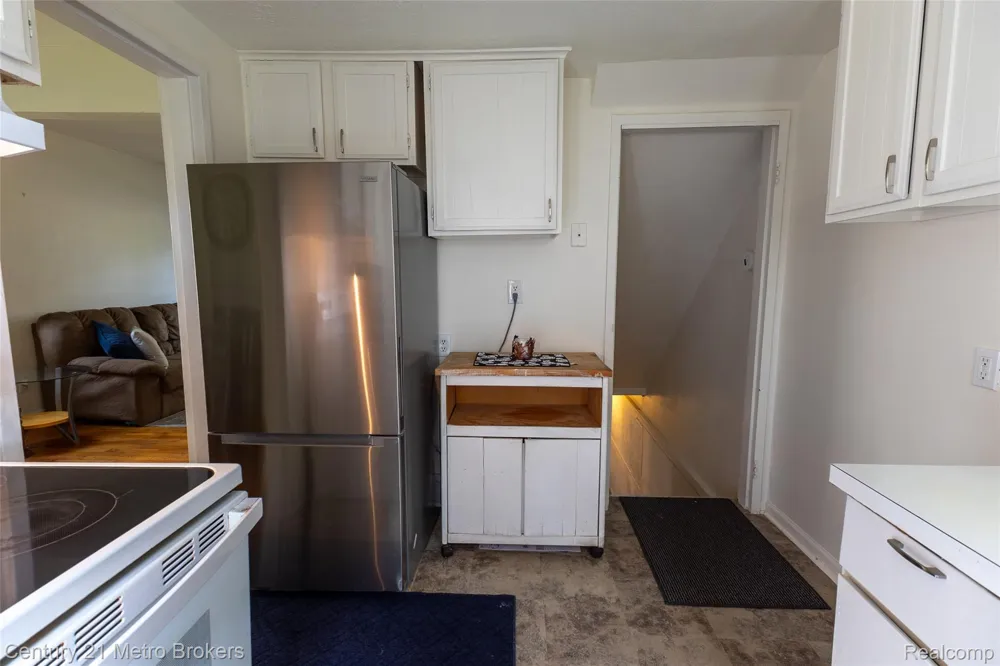 1984 Graefield Road Birmingham City, MI 48009