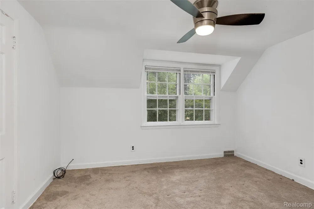 18753 San Diego Boulevard Lathrup Village City, MI 48076