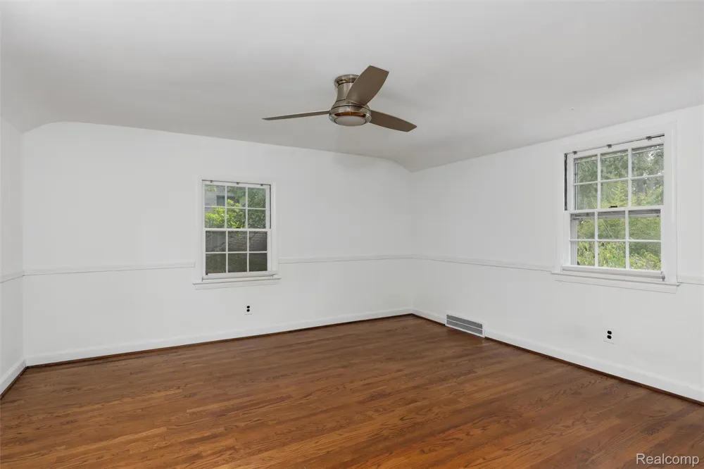 18753 San Diego Boulevard Lathrup Village City, MI 48076