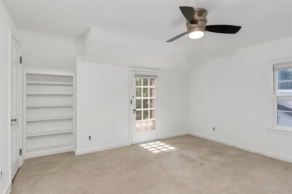 18753 San Diego Boulevard Lathrup Village City, MI 48076