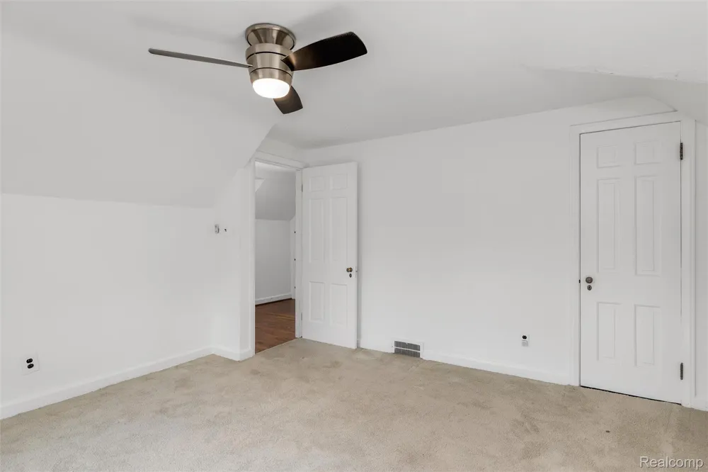 18753 San Diego Boulevard Lathrup Village City, MI 48076