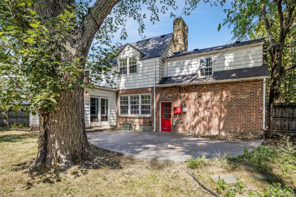 18753 San Diego Boulevard Lathrup Village City, MI 48076