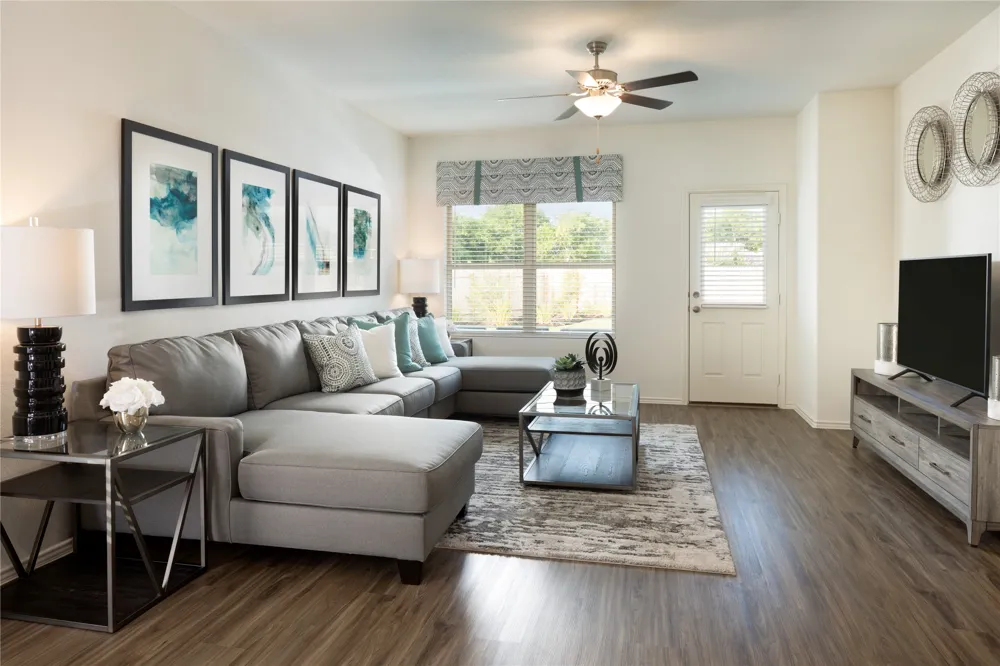 231 ANNETTE Kyle, TX 78640
