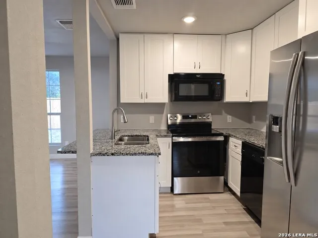 772 4TH ST Seguin, TX 78155
