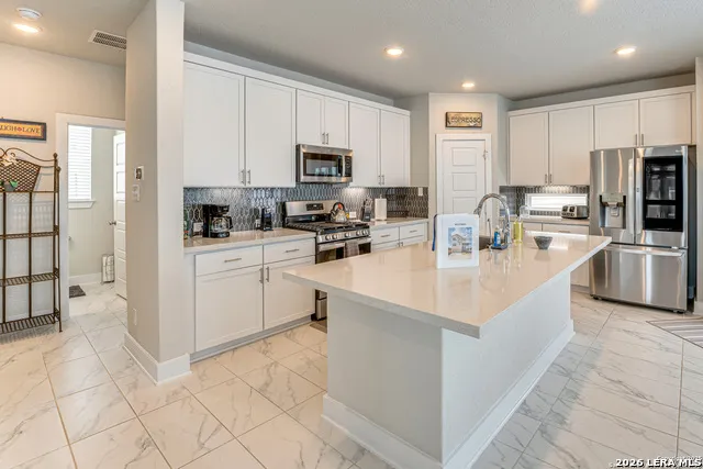 9015 Stillwater San Antonio, TX 78254