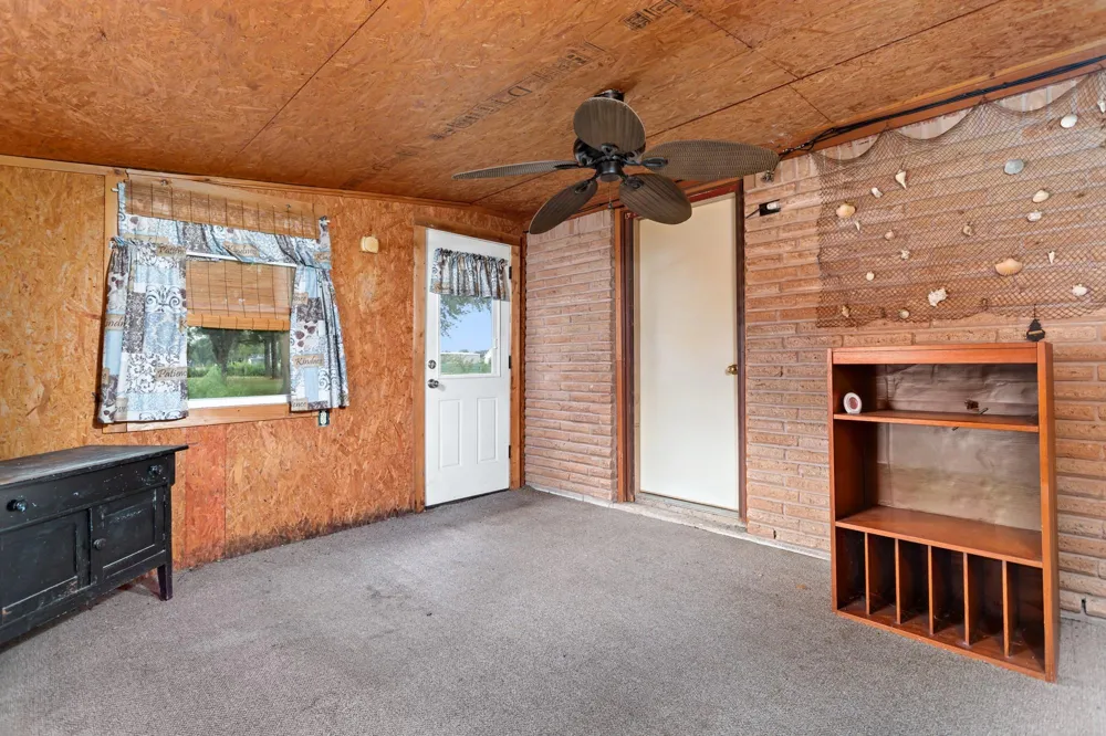 207 Carter Road Winnie, TX 77665