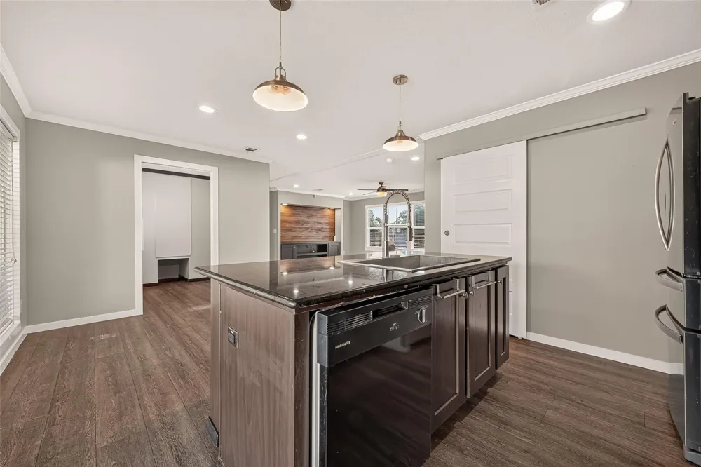 6023 Cheryl Lane Rosharon, TX 77459