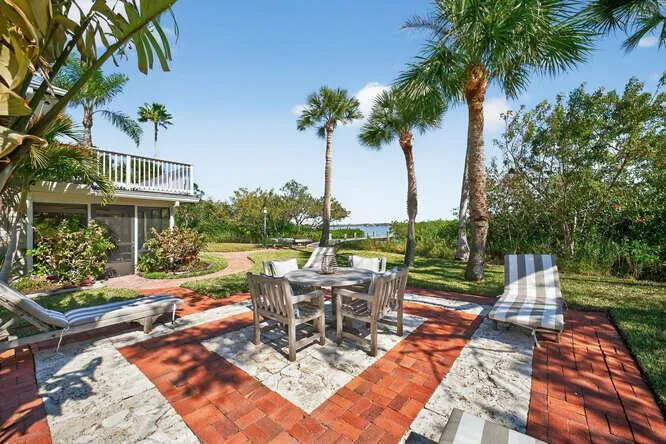 1935 Quay Dock Road Vero Beach, FL 32967