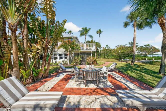 1935 Quay Dock Road Vero Beach, FL 32967