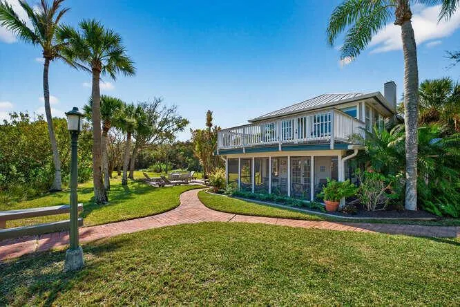 1935 Quay Dock Road Vero Beach, FL 32967