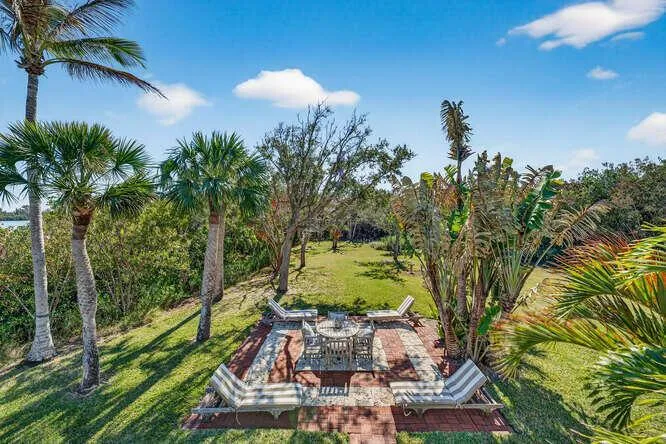1935 Quay Dock Road Vero Beach, FL 32967