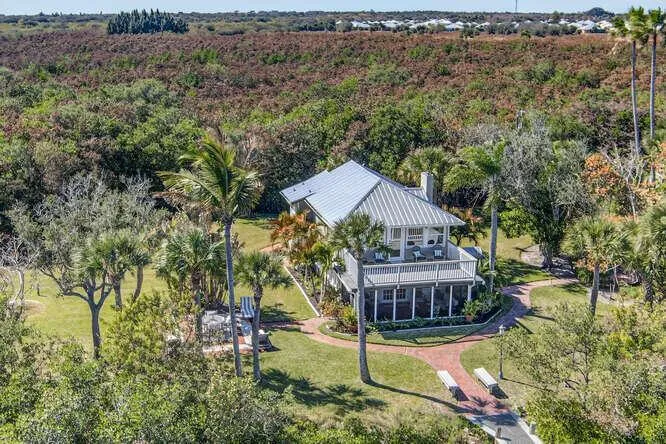 1935 Quay Dock Road Vero Beach, FL 32967