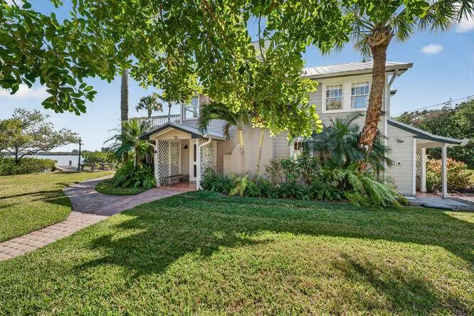 1935 Quay Dock Road Vero Beach, FL 32967