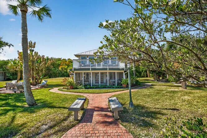 1935 Quay Dock Road Vero Beach, FL 32967