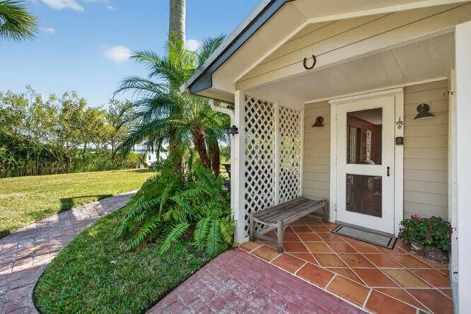 1935 Quay Dock Road Vero Beach, FL 32967