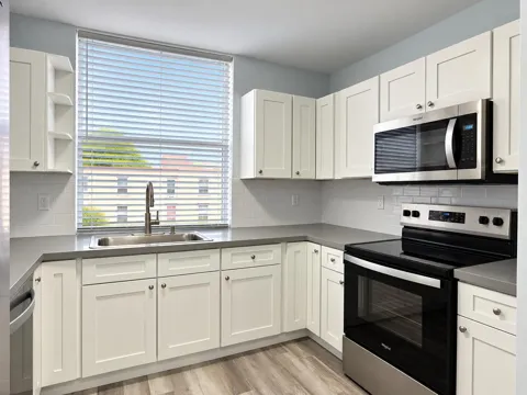 9 WILLOWBROOK LANE #208