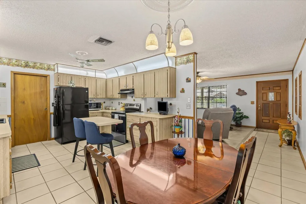 351 BAYSINGER AVENUE Fort Pierce, FL 34982