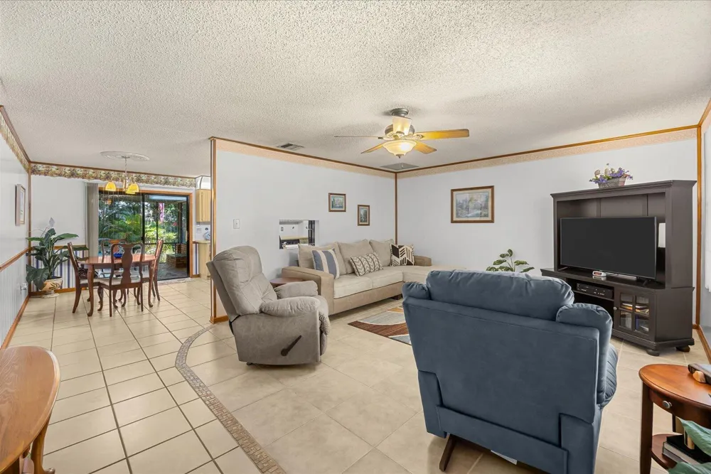 351 BAYSINGER AVENUE Fort Pierce, FL 34982