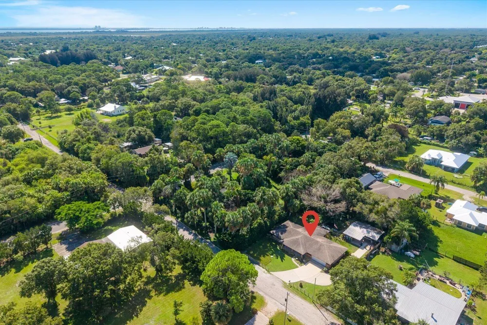 351 BAYSINGER AVENUE Fort Pierce, FL 34982