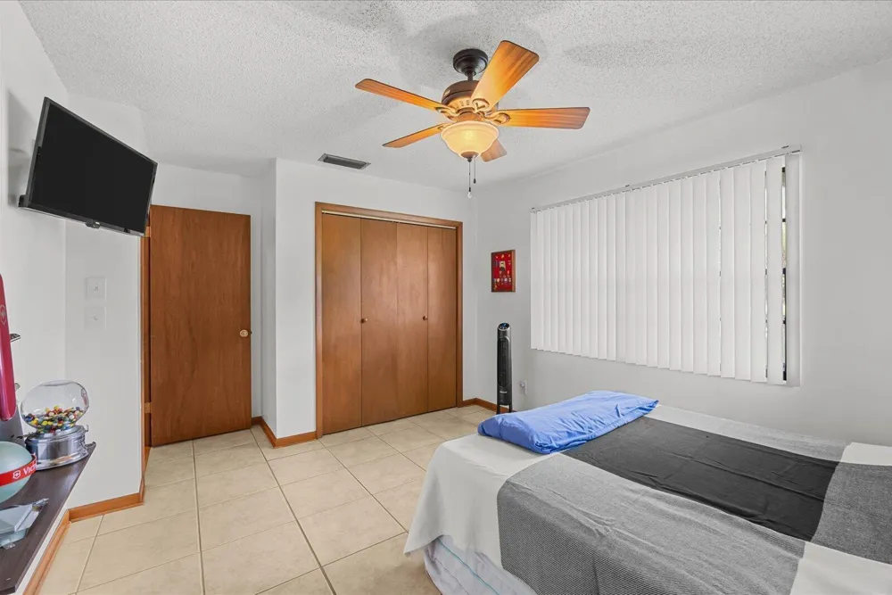 351 BAYSINGER AVENUE Fort Pierce, FL 34982