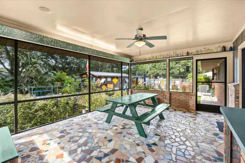 351 BAYSINGER AVENUE Fort Pierce, FL 34982