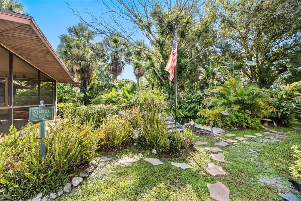 351 BAYSINGER AVENUE Fort Pierce, FL 34982