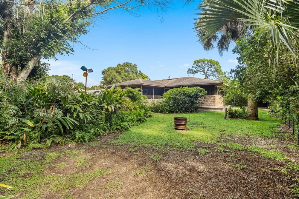 351 BAYSINGER AVENUE Fort Pierce, FL 34982