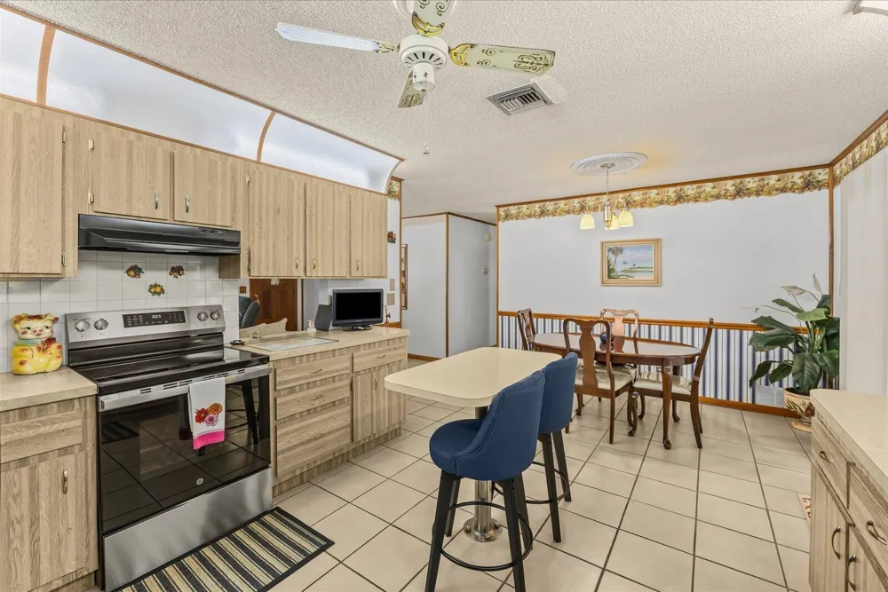 351 BAYSINGER AVENUE Fort Pierce, FL 34982