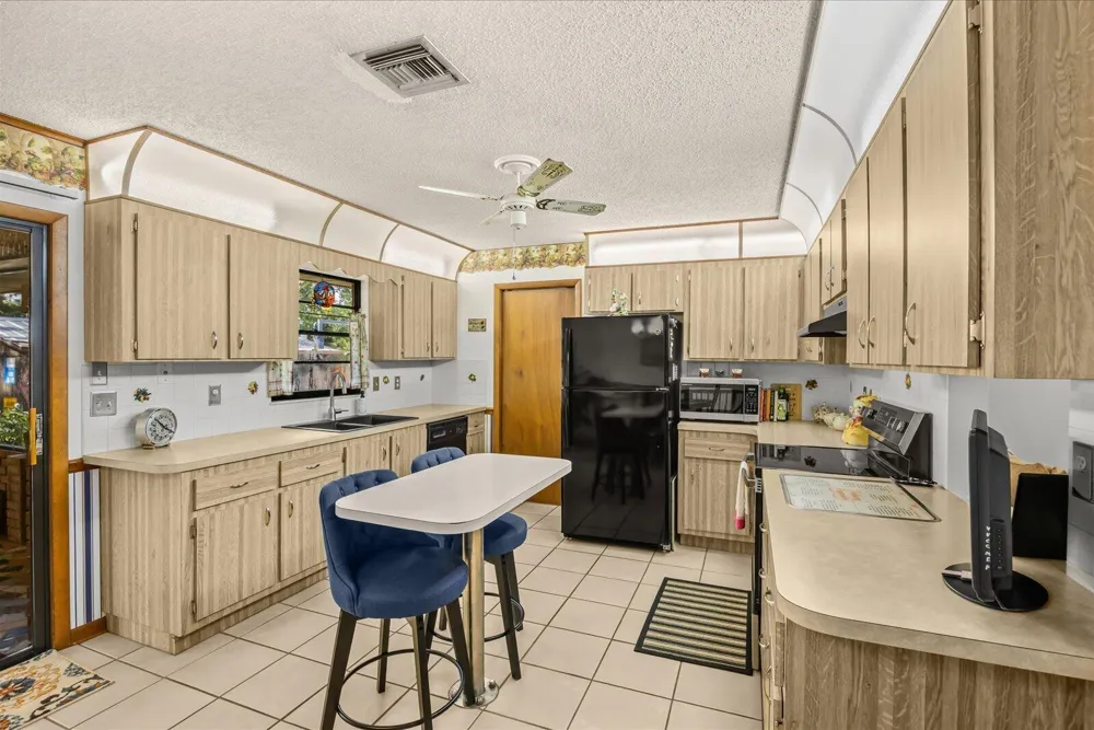 351 BAYSINGER AVENUE Fort Pierce, FL 34982