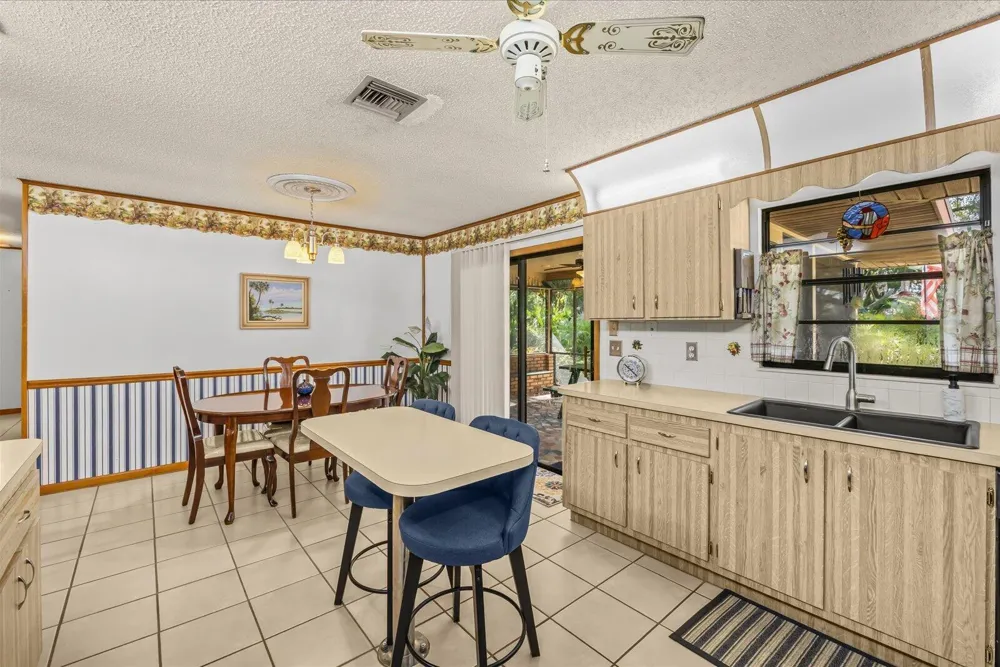 351 BAYSINGER AVENUE Fort Pierce, FL 34982