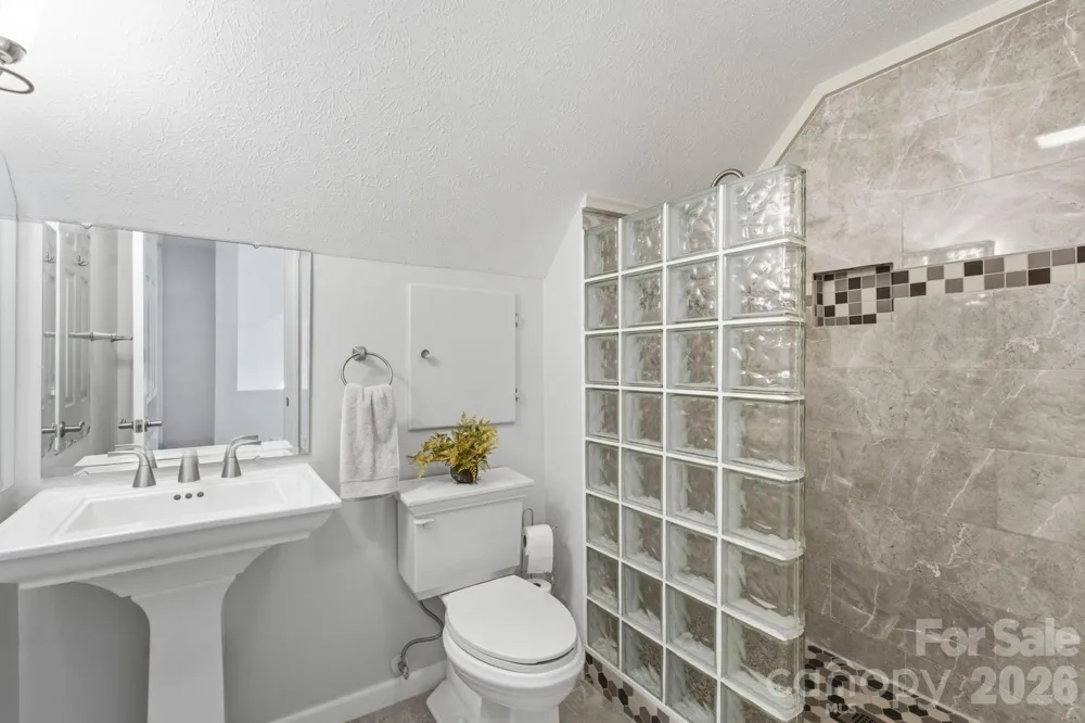 65 Airish Lane Waynesville, NC 28785