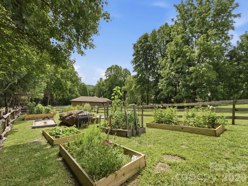 65 Airish Lane Waynesville, NC 28785