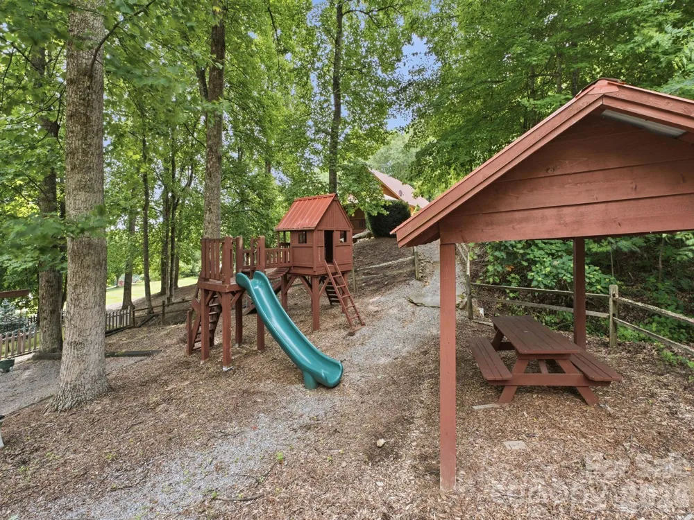 65 Airish Lane Waynesville, NC 28785
