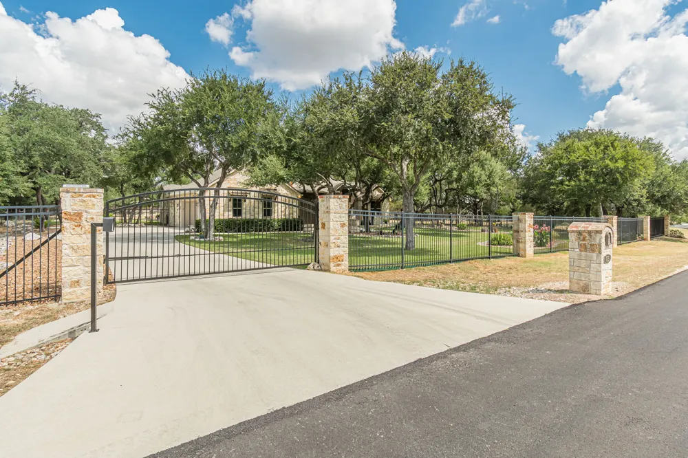 715 Long Ridge Ridge Spring Branch, TX 78070