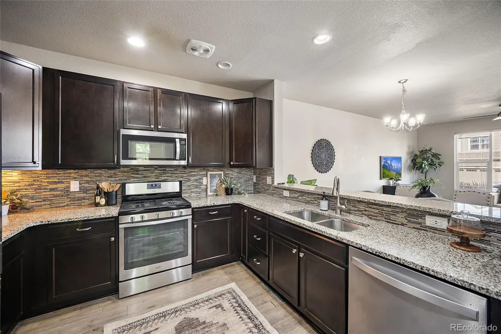 1758 S Buchanan Circle Aurora, CO 80018