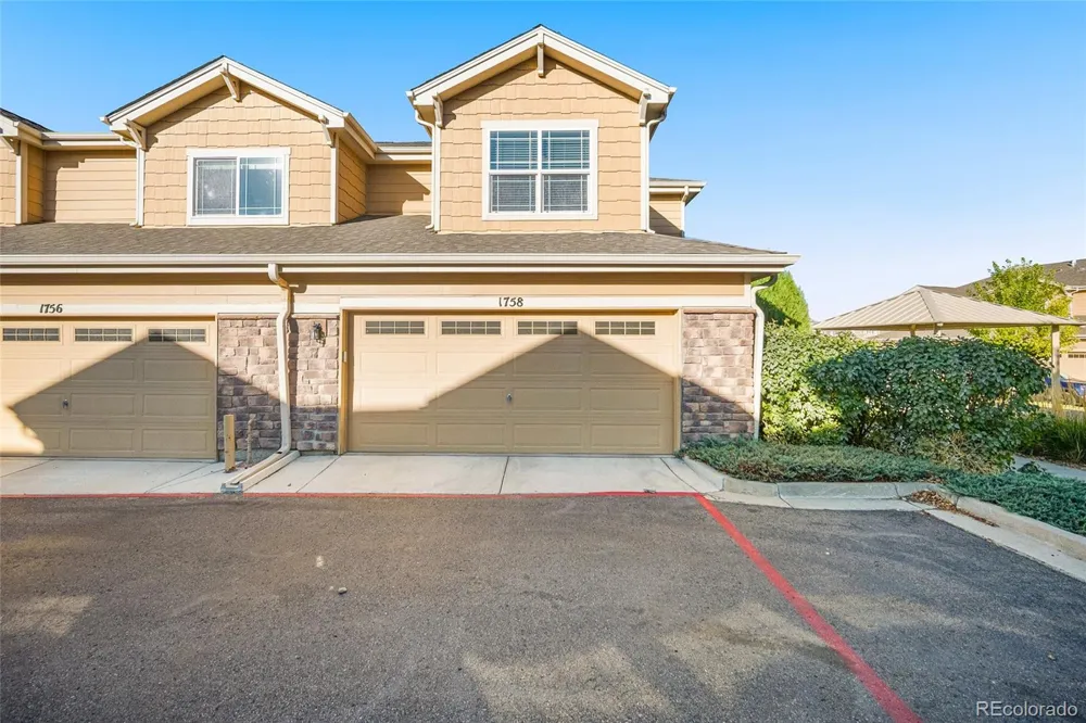 1758 S Buchanan Circle Aurora, CO 80018