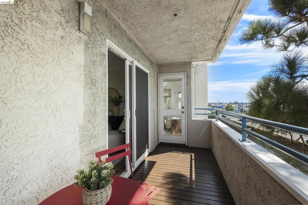 535 Pierce Street #1300 Albany, CA 94706
