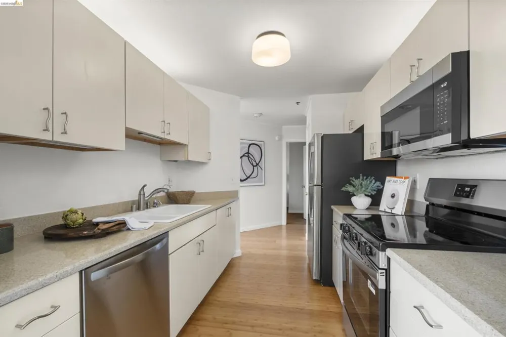 535 Pierce Street #1300 Albany, CA 94706