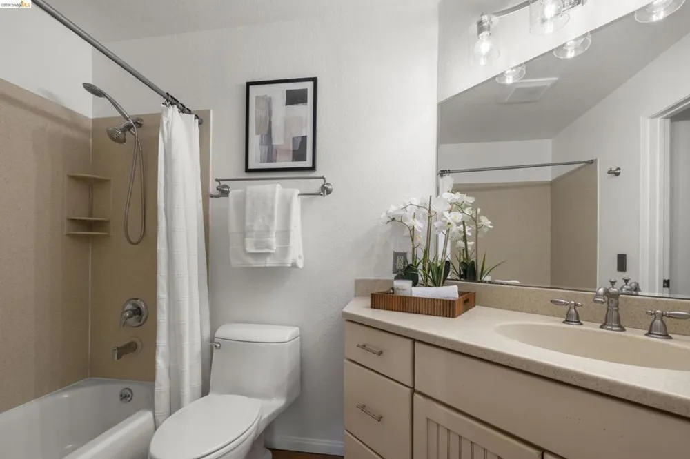 535 Pierce Street #1300 Albany, CA 94706