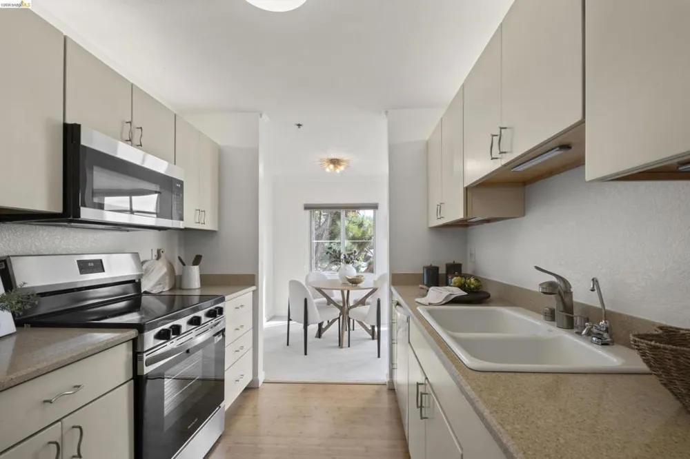 535 Pierce Street #1300 Albany, CA 94706