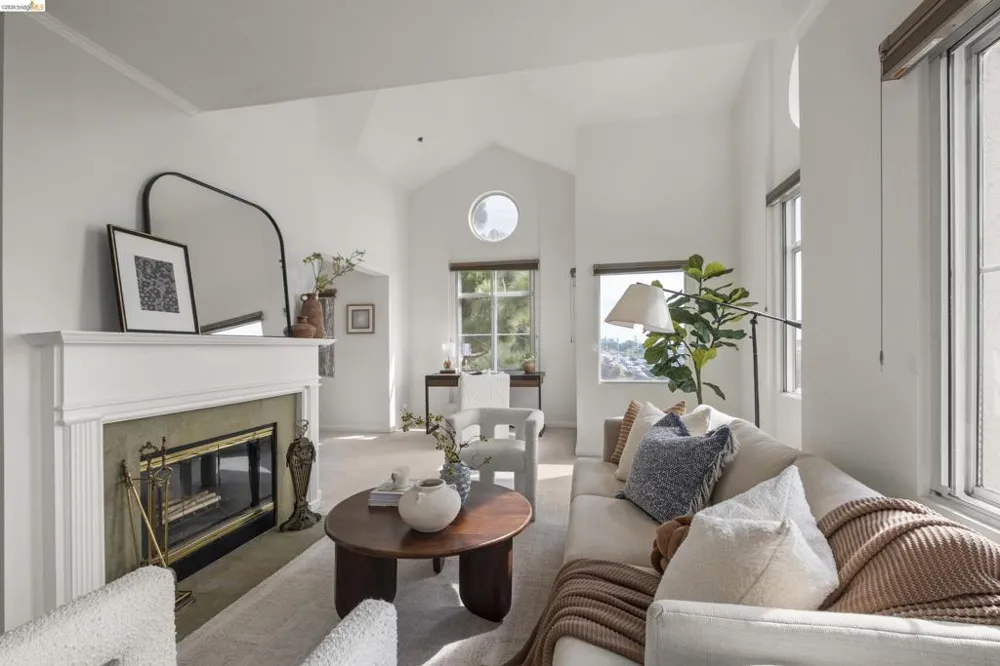 535 Pierce Street #1300 Albany, CA 94706