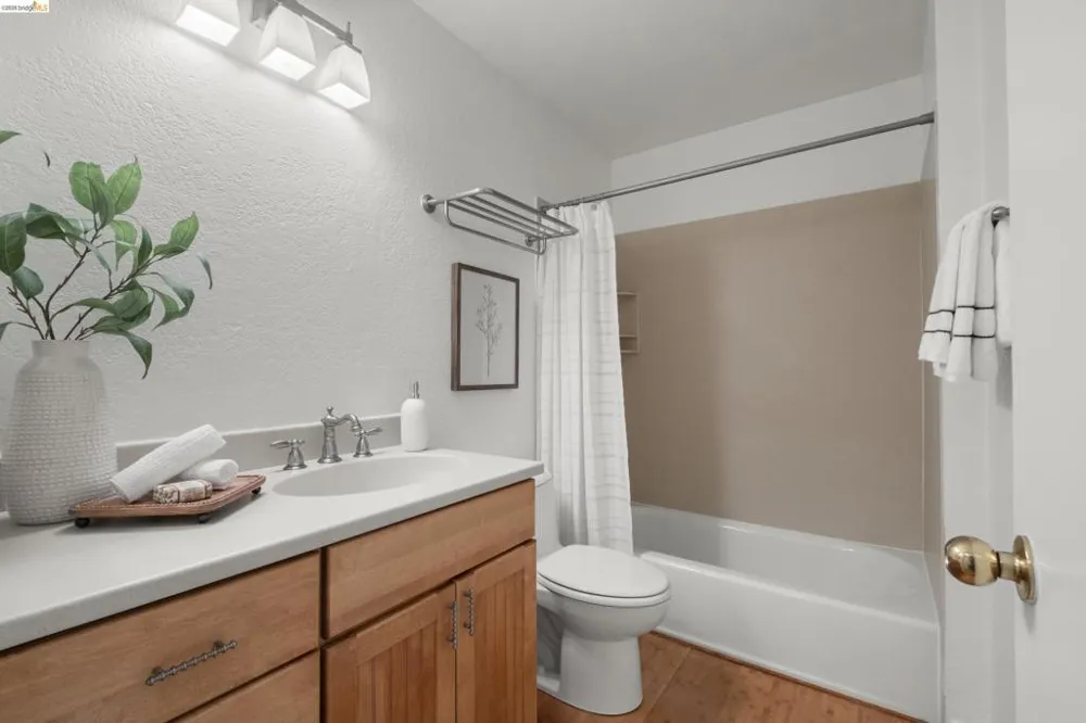 535 Pierce Street #1300 Albany, CA 94706